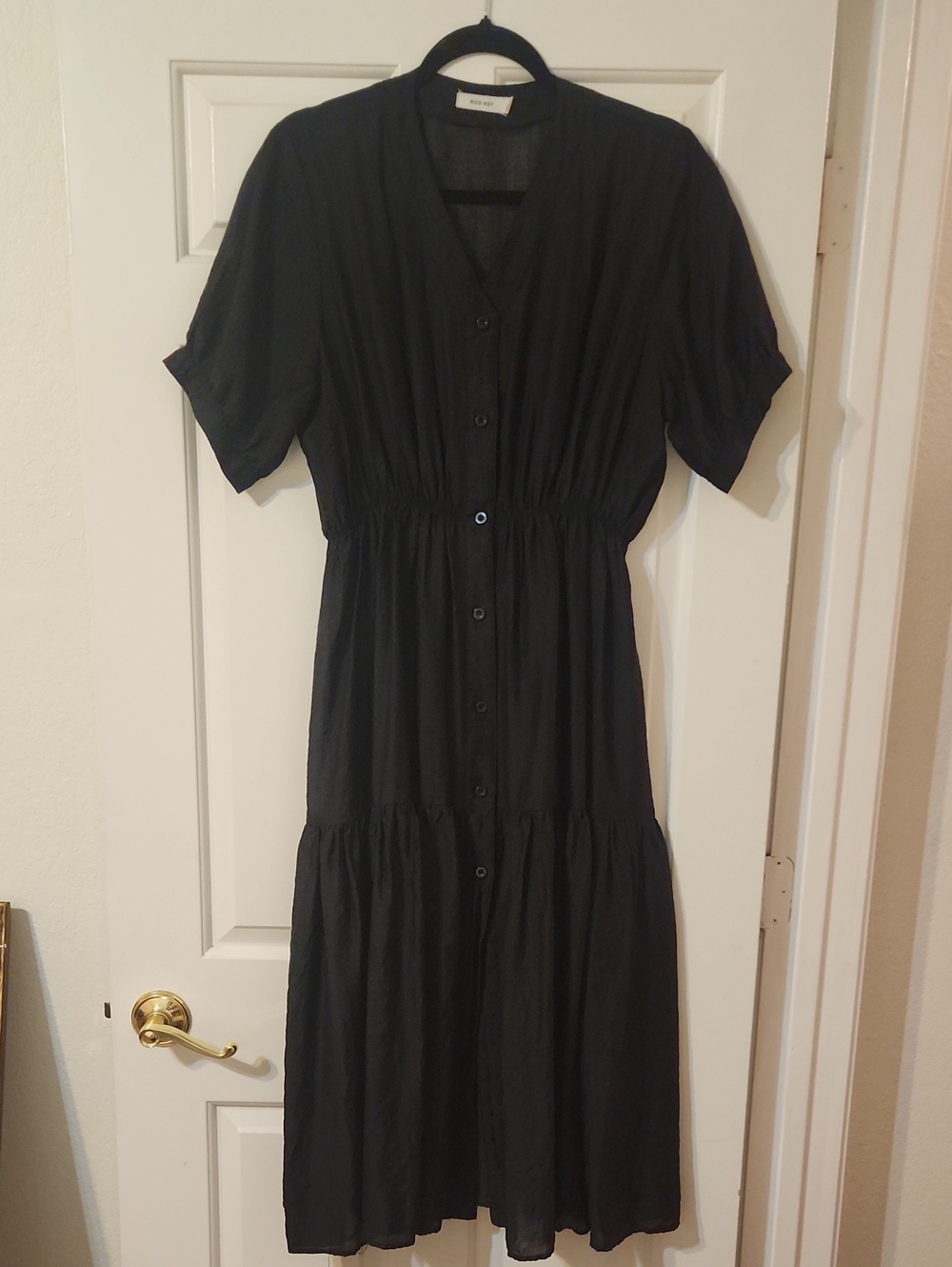 MAGNOLIA/MOD REF Black V-Neck Button Midi Dress